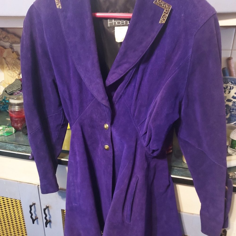 Phoenix Woman's geunine cow split suede size medium